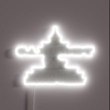 Charger l'image dans la galerie, Shine bright with authentic Calumet Farm Kentucky Straight Bourbon whiskey spirit.