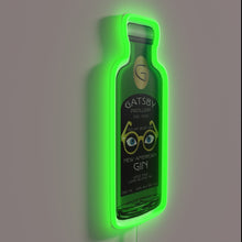 Charger l'image dans la galerie, Add vintage glamour to your bar with vibrant Great Gatsby theme.