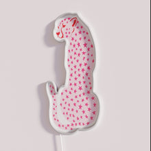 Charger l'image dans la galerie, Vibrant pink and red star cheetah leopard neon light decor