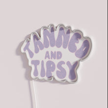 Charger l'image dans la galerie, Vibrant purple neon bar decor with tanned tipsy sentiment ambiance.