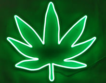 Charger l'image dans la galerie, Marijiuana leaf led sign