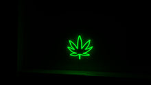 Charger l'image dans la galerie, marijuanna neon sign
