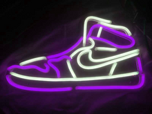 Charger l'image dans la galerie, nike air jordan neon led purple