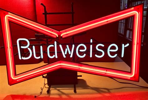 Signes anciens de Budweiser néon