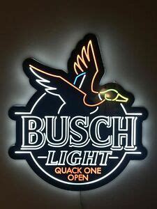 Busch Light Quack un signe de néon ouvert