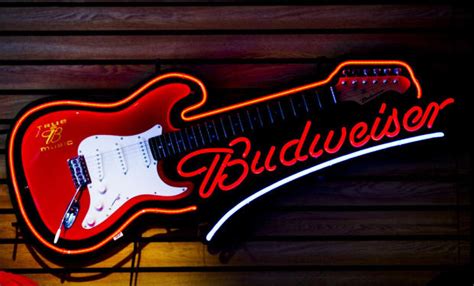 Signe de néon de guitare budweiser