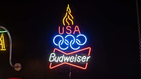 Signe de néon olympique de Budweiser