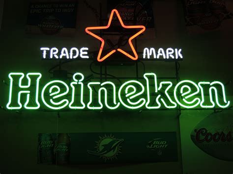 Sign du néon vintage Heineken