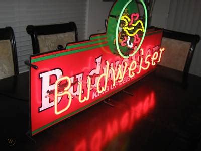 Grand signe de néon Budweiser