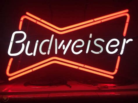 Signe de cravate Budweiser au néon