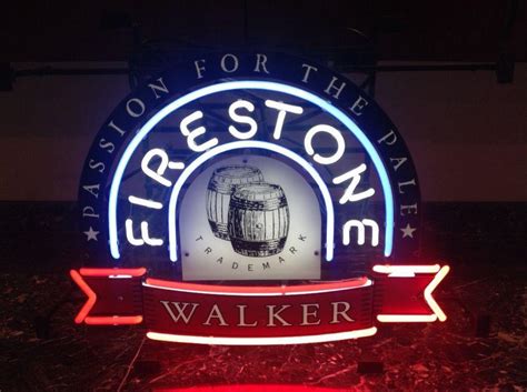 Enseigne au néon de Walker Firestone