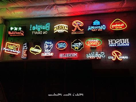 Anciennes panneaux de bière néon à vendre