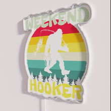 Charger l&#39;image dans la galerie, Retro Vibes Neon Sign: Bigfoot Fishing Weekend Hooker Sunset Illumination Nostalgia