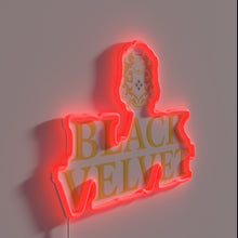 Charger l&#39;image dans la galerie, Add a touch of Canadian style with black velvet club