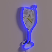 Charger l&#39;image dans la galerie, Add a touch of sophistication with a gin glass neon sign.