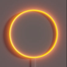 Charger l&#39;image dans la galerie, Add vibrant brewery ambiance with this glowing hop display.