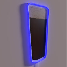 Charger l&#39;image dans la galerie, Neon beer sign featuring bold, vibrant RGB colors, perfect bar decoration.
