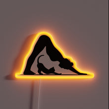 Charger l&#39;image dans la galerie, Yoga cat pose neon sign – playful and zen.