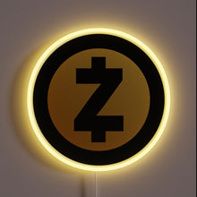Charger l&#39;image dans la galerie, Alt text: &quot;Neon sign of the Zcash cryptocurrency logo with a yellow glow.&quot;

