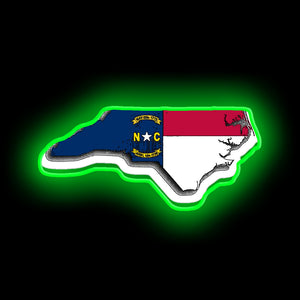 Carte de Caroline du Nord avec le signe de néon du drapeau de l'État de Caroline du Nord